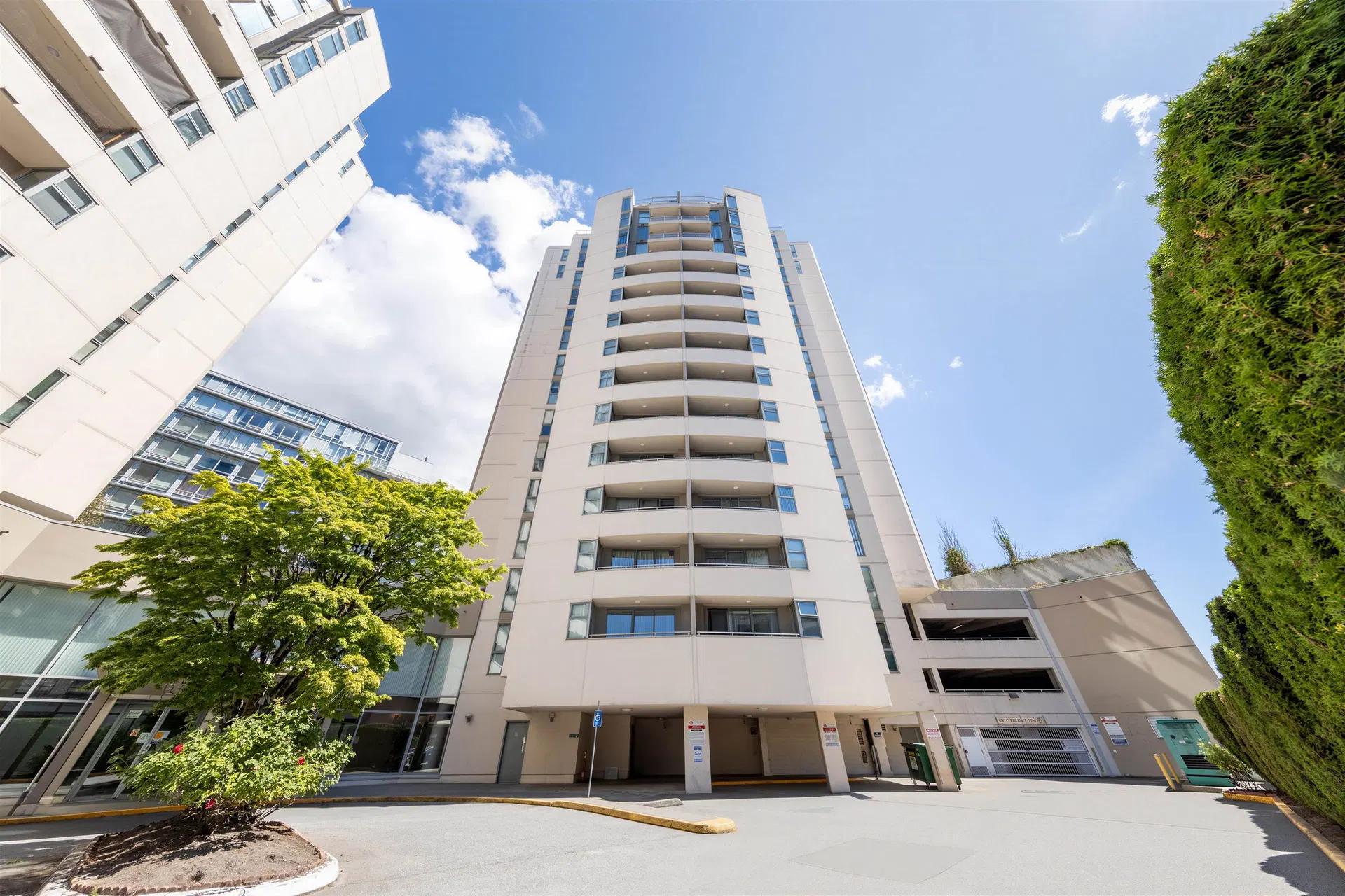 #1505 – 8248 Lansdowne Road