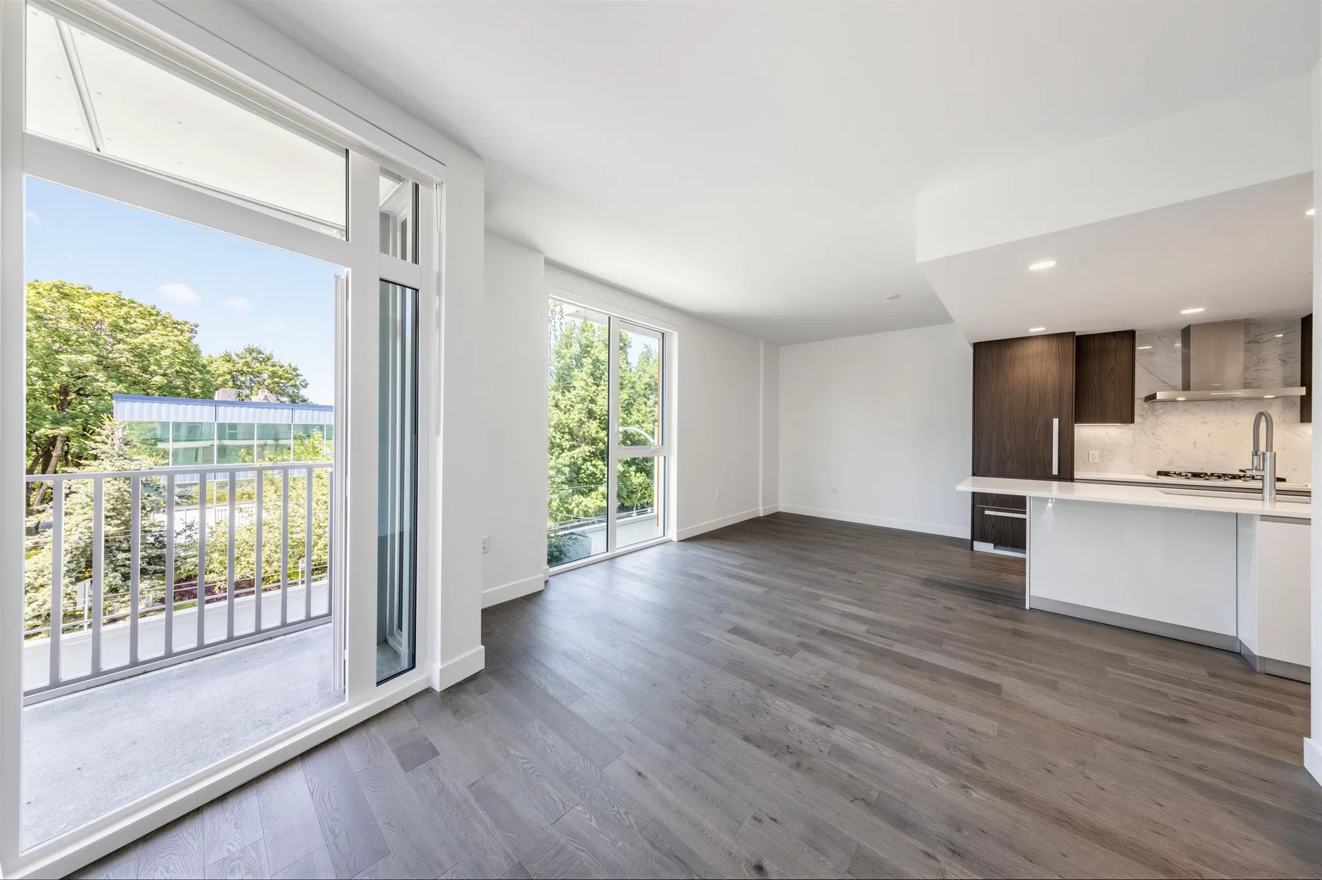 Photo 4 of 24 at #305 – 2888 Arbutus Street