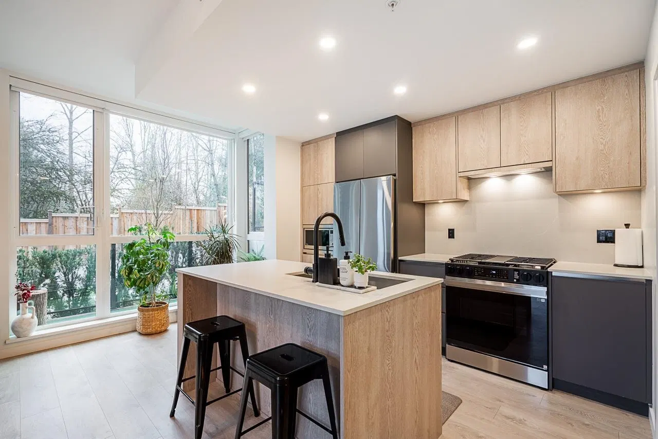 Photo 2 of 40 at #105 – 19577 65b Avenue