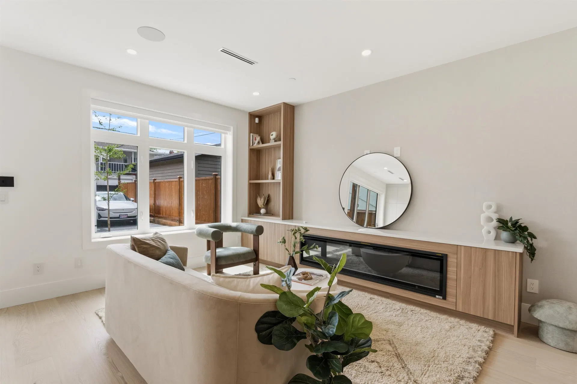 Photo 4 of 33 at #2 – 2258 Napier Street
