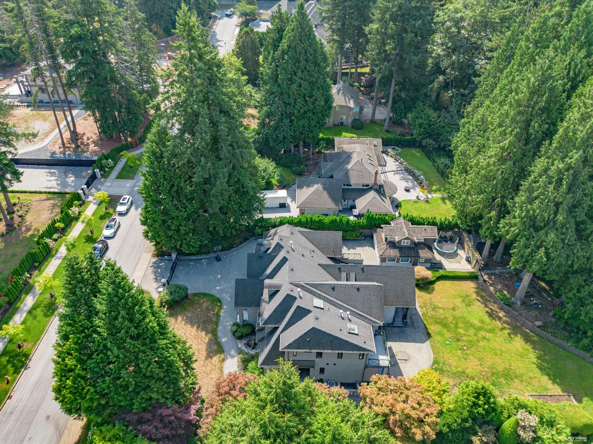 Photo 3 of 40 at 2891 138 Street