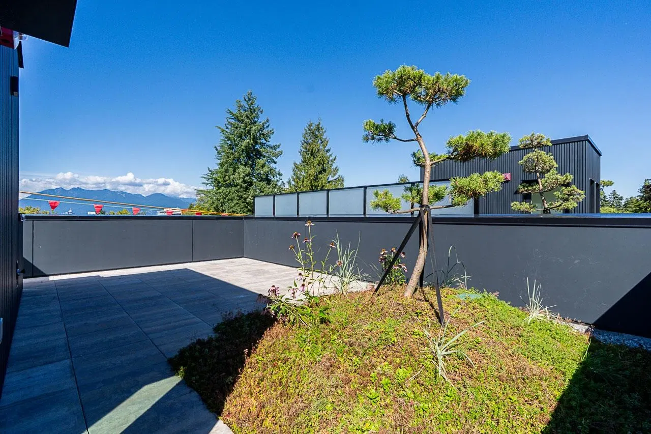 Photo 5 of 31 at #107 – 551 W 28th Avenue