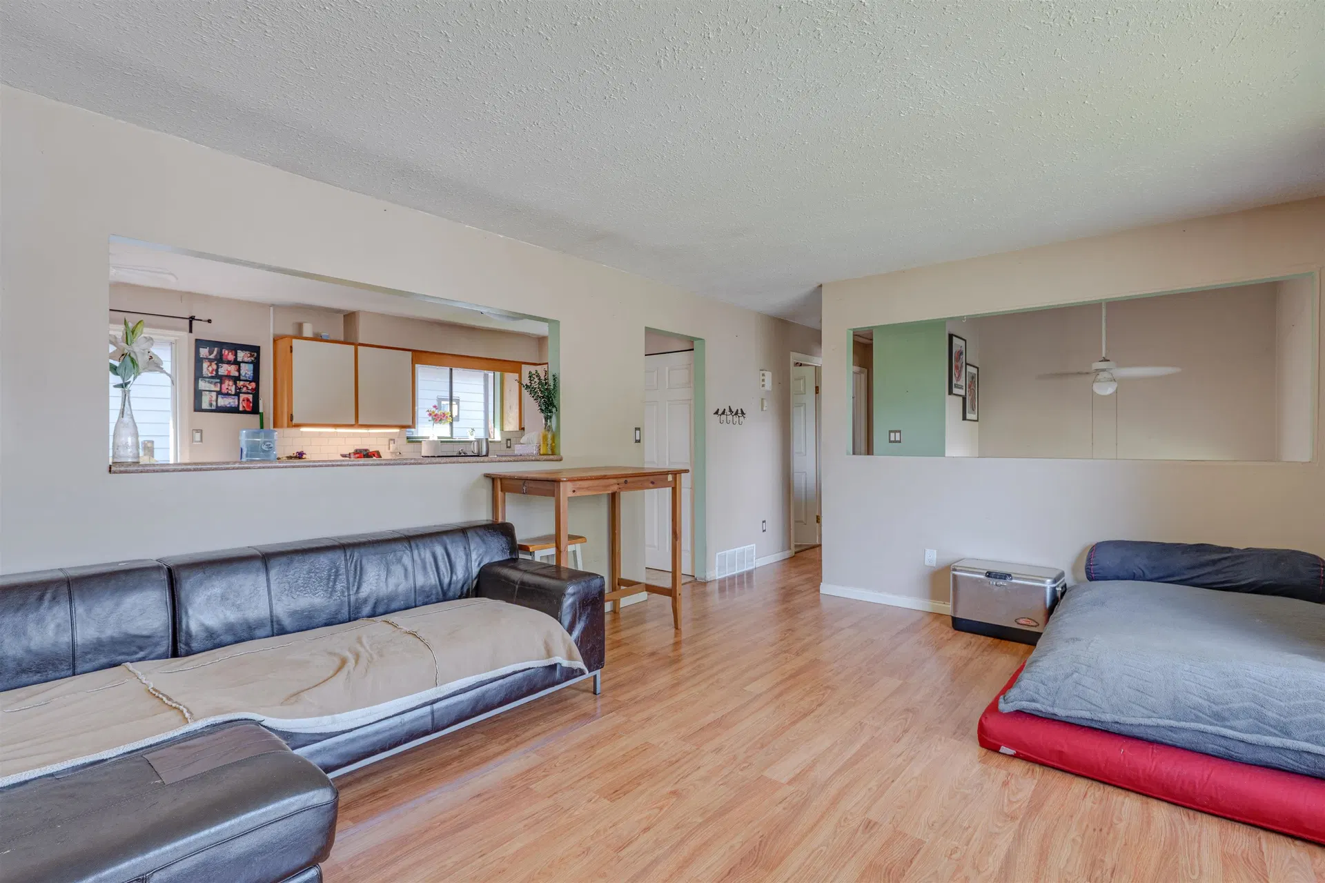 Photo 5 of 28 at 11546 Surrey Road