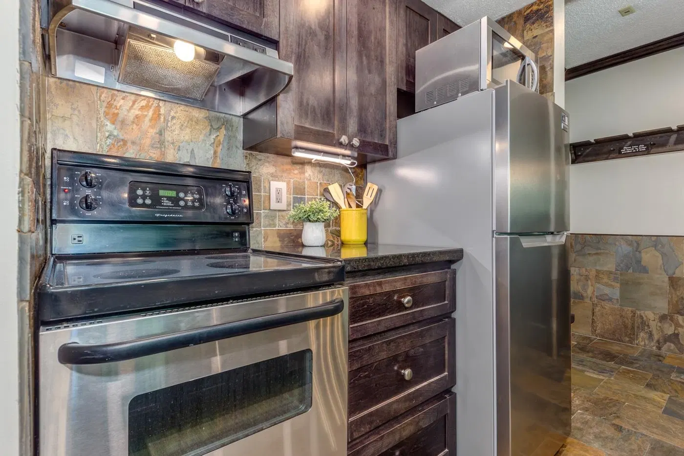 Photo 5 of 21 at #404 – 4809 Spearhead Drive