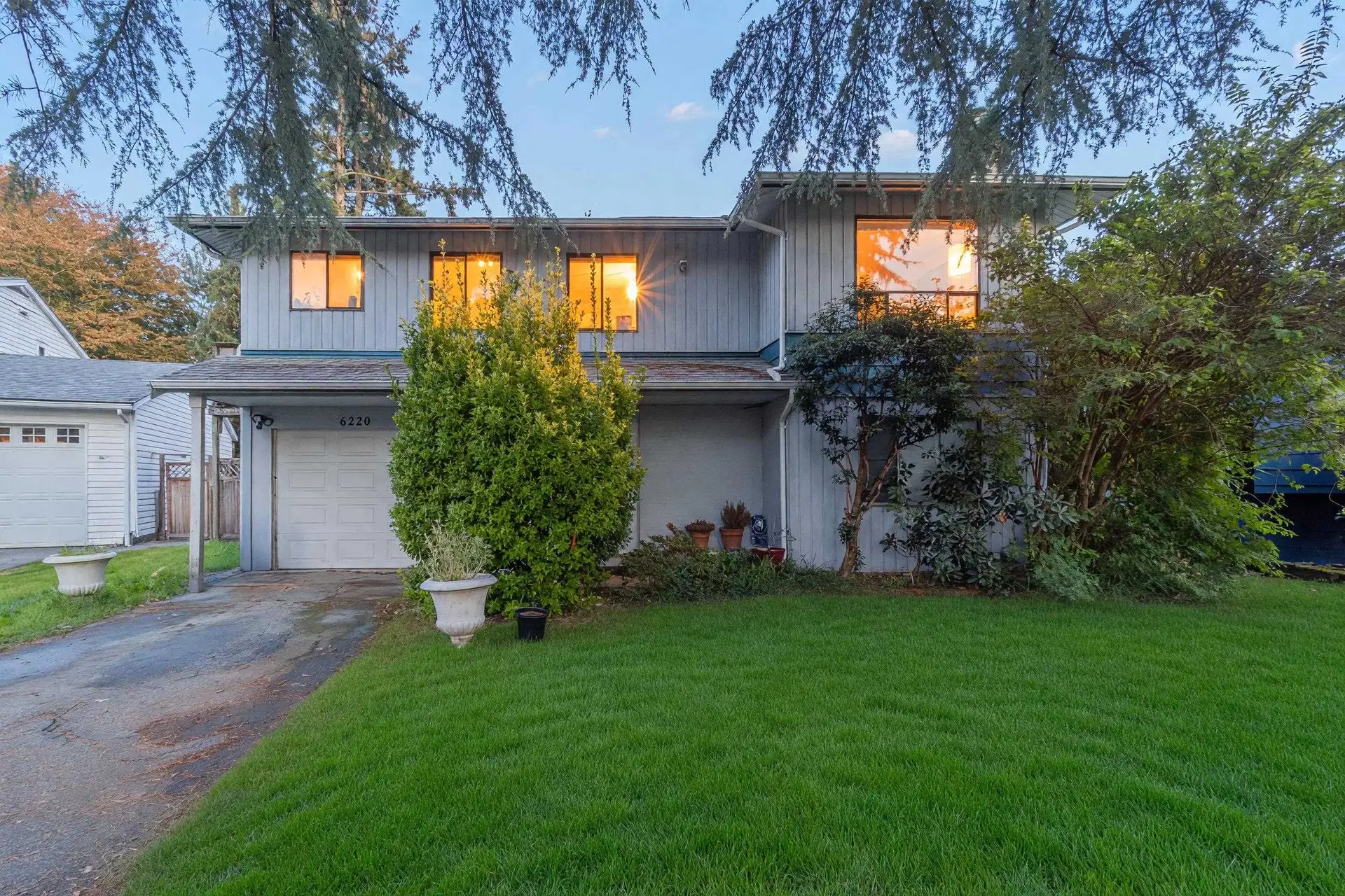 6220 Mara Crescent