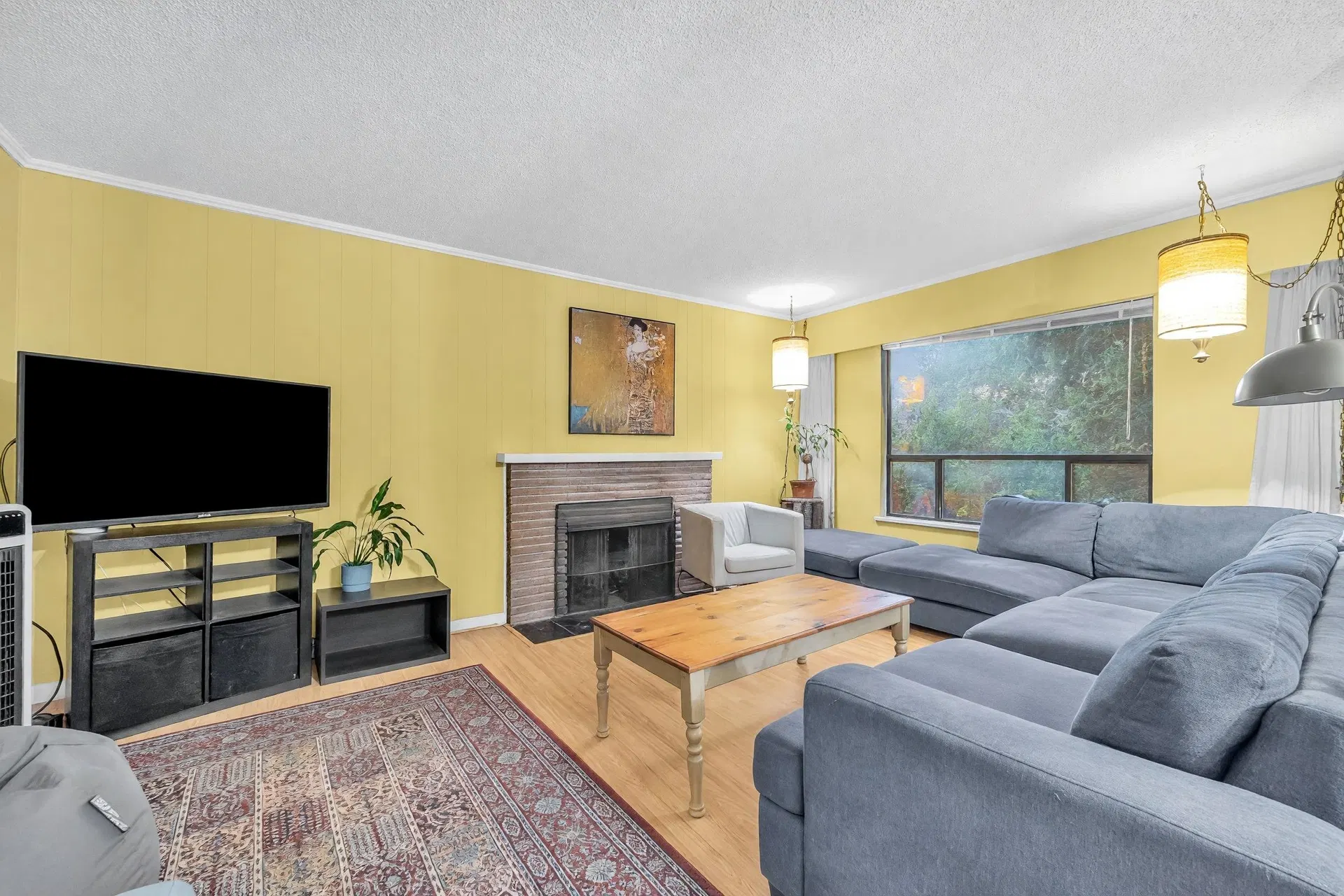 Photo 4 of 25 at 6220 Mara Crescent