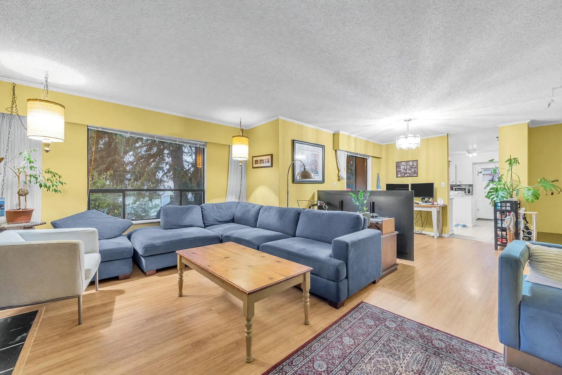 Photo 5 of 25 at 6220 Mara Crescent