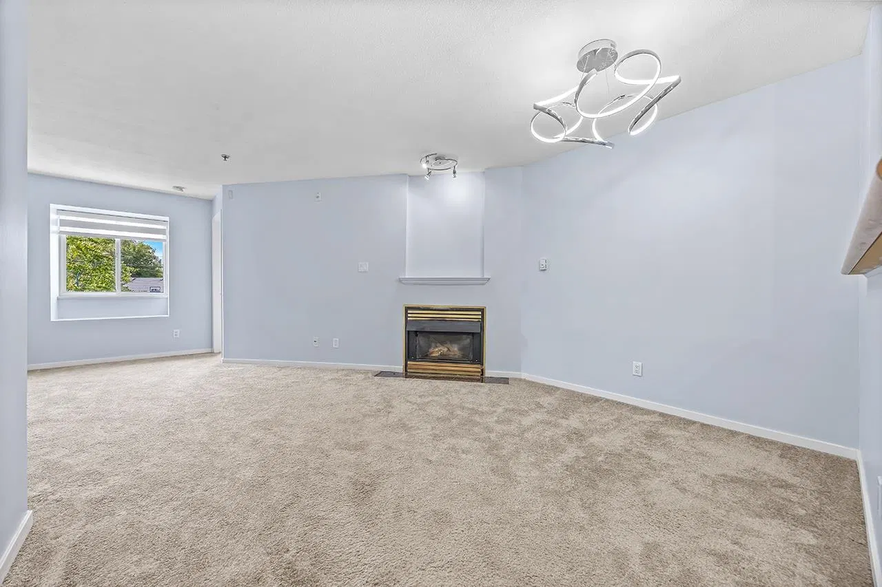Photo 2 of 19 at #211 – 868 Kingsway