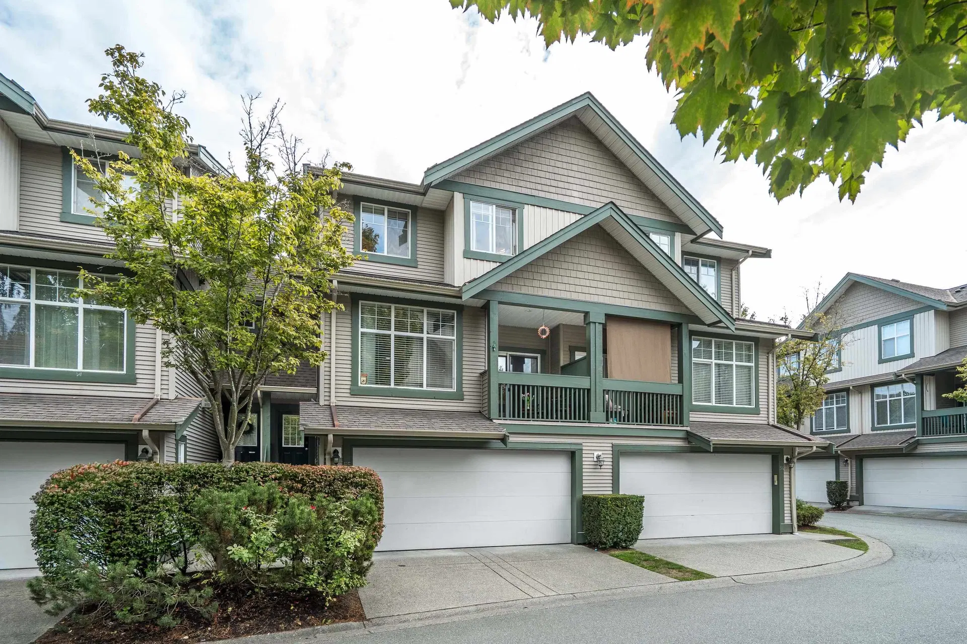 Photo 4 of 40 at #55 – 6050 166 Street