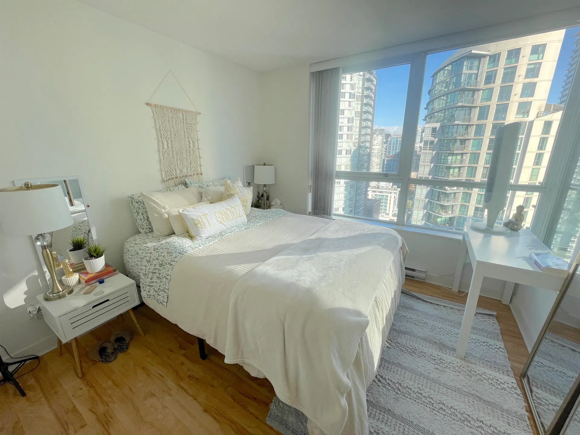 Photo 4 of 13 at #3207 – 1495 Richards Street