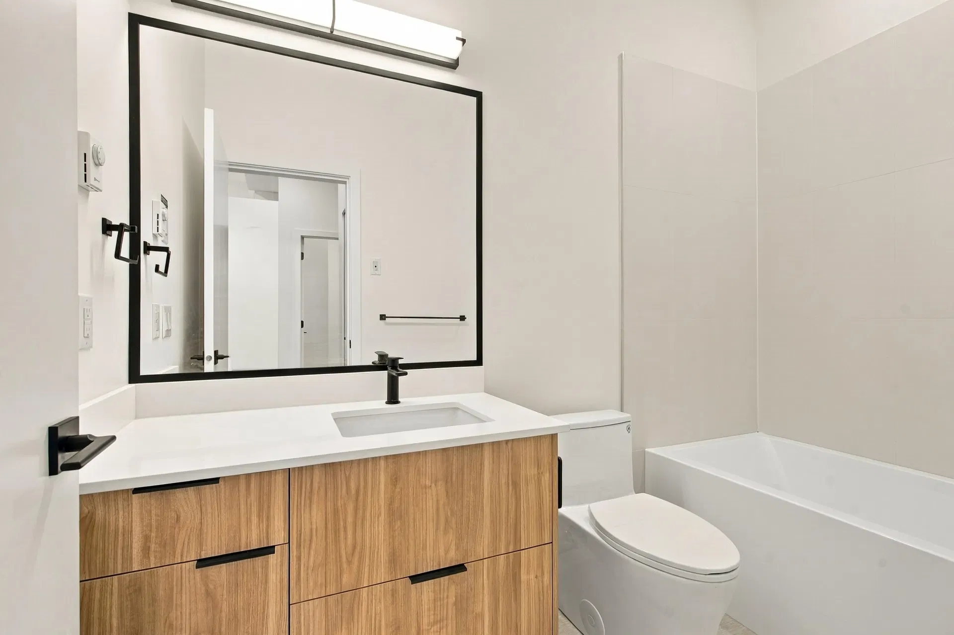 Photo 3 of 9 at #106 – 14398 60 Avenue