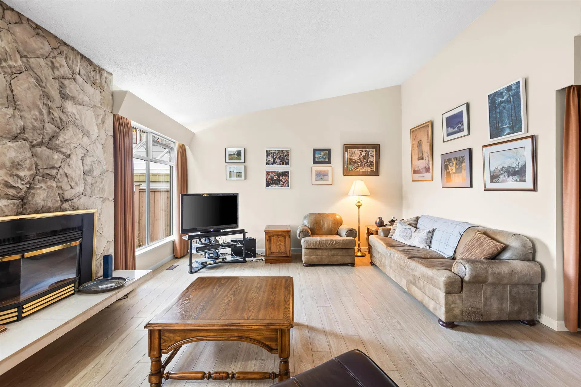 Photo 5 of 19 at 695 Macintosh Street