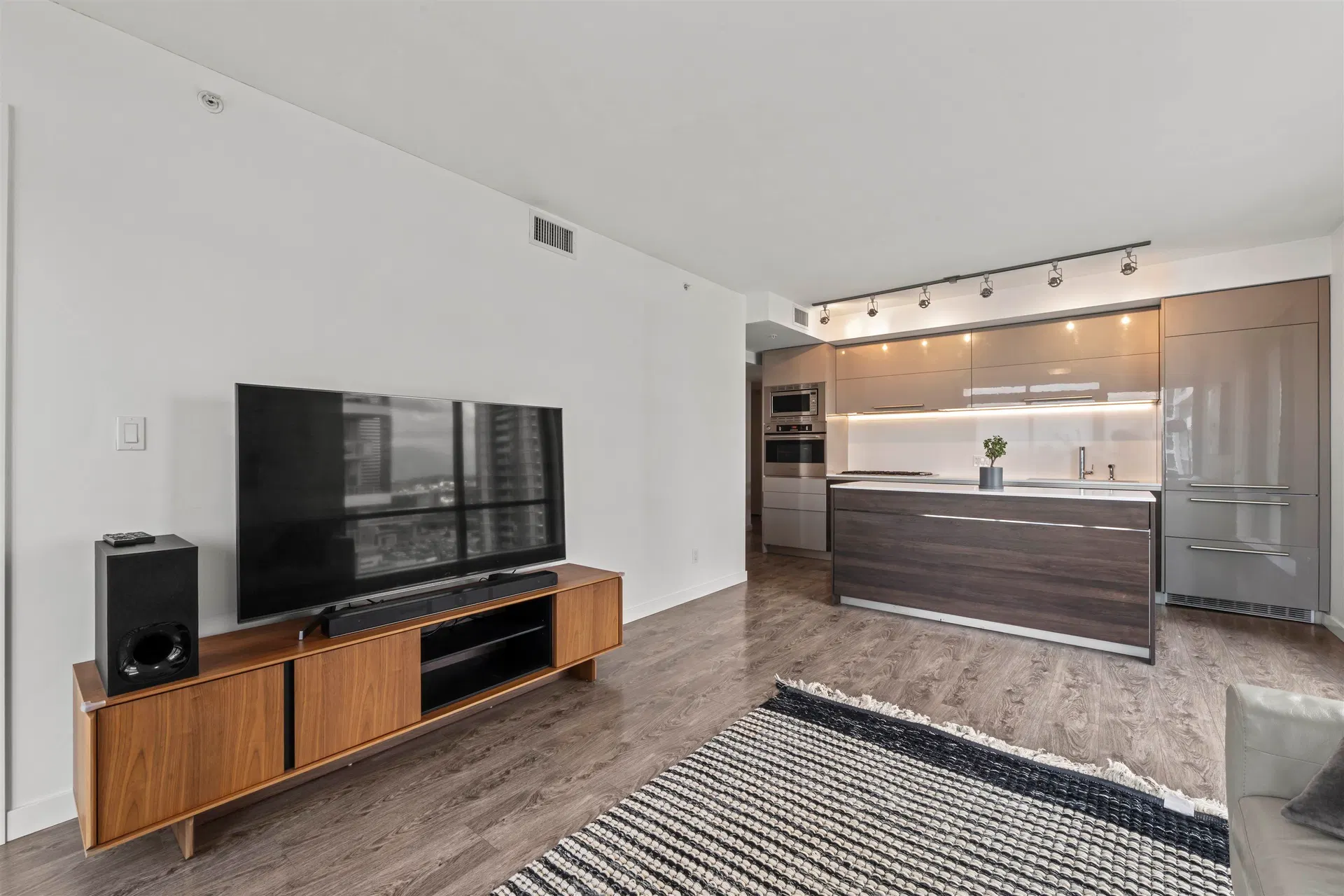 Photo 3 of 35 at #2201 – 2378 Alpha Avenue