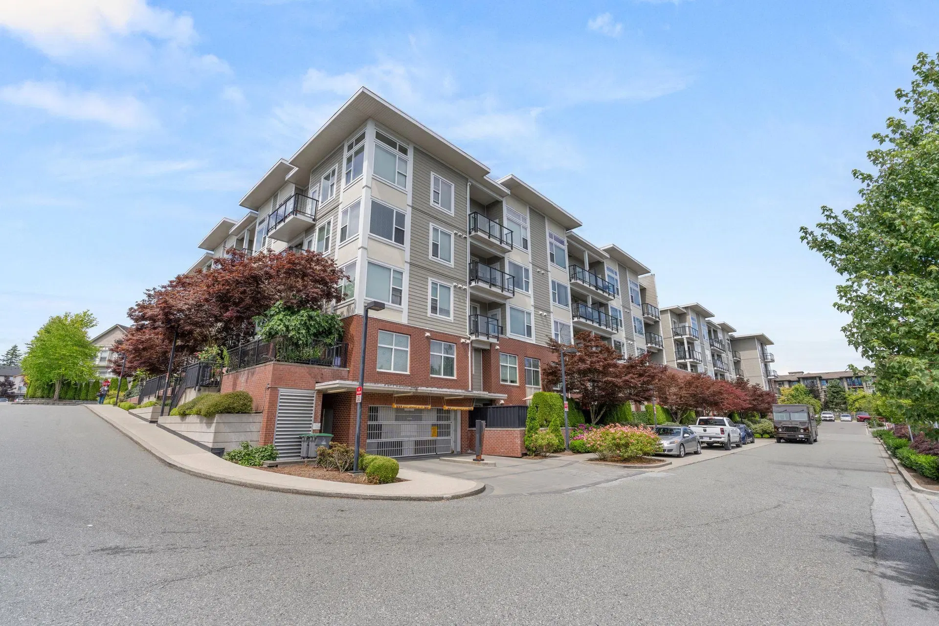 Photo 1 of 32 at #412 – 15956 86a Avenue