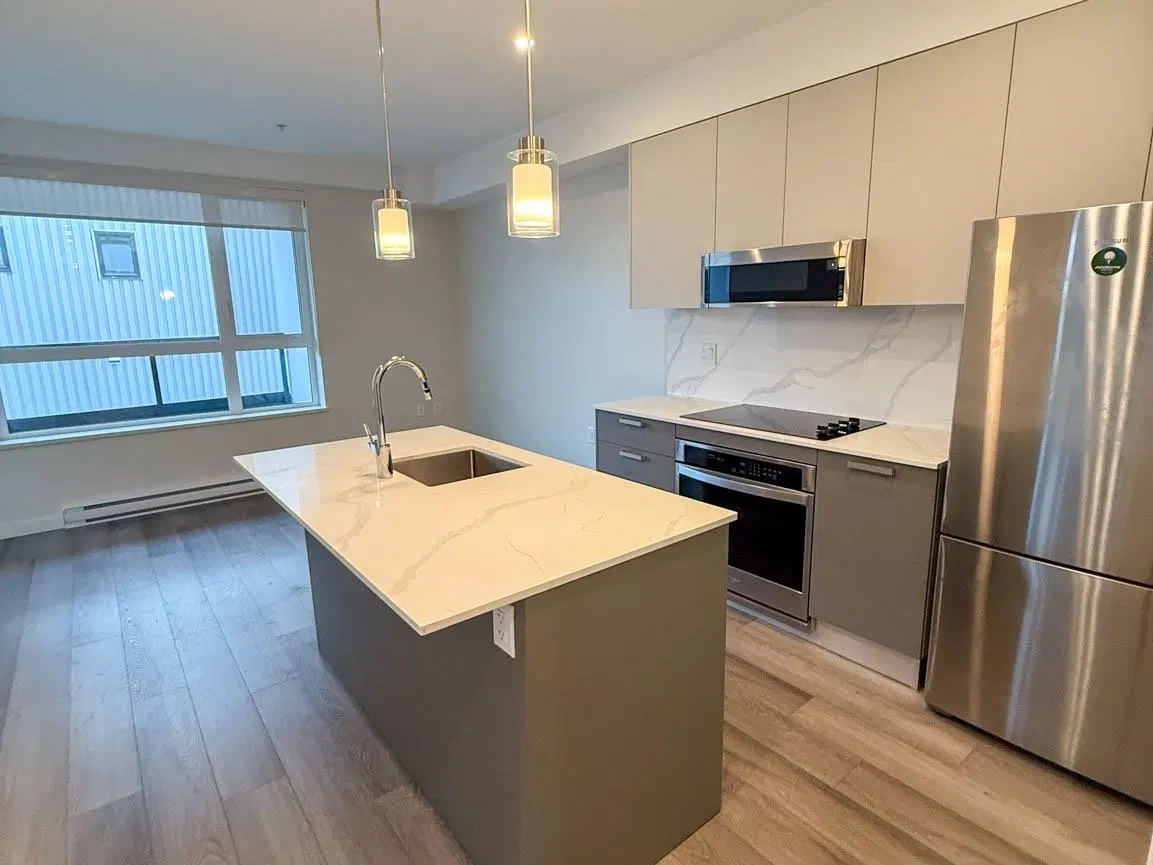 Photo 2 of 13 at #204 – 3588 Hull Street