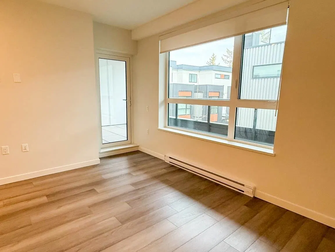 Photo 4 of 13 at #204 – 3588 Hull Street