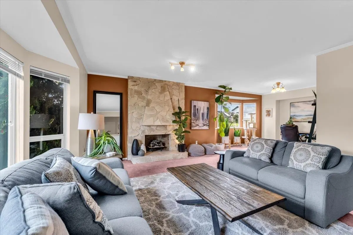 Photo 5 of 16 at 5737 190 Street