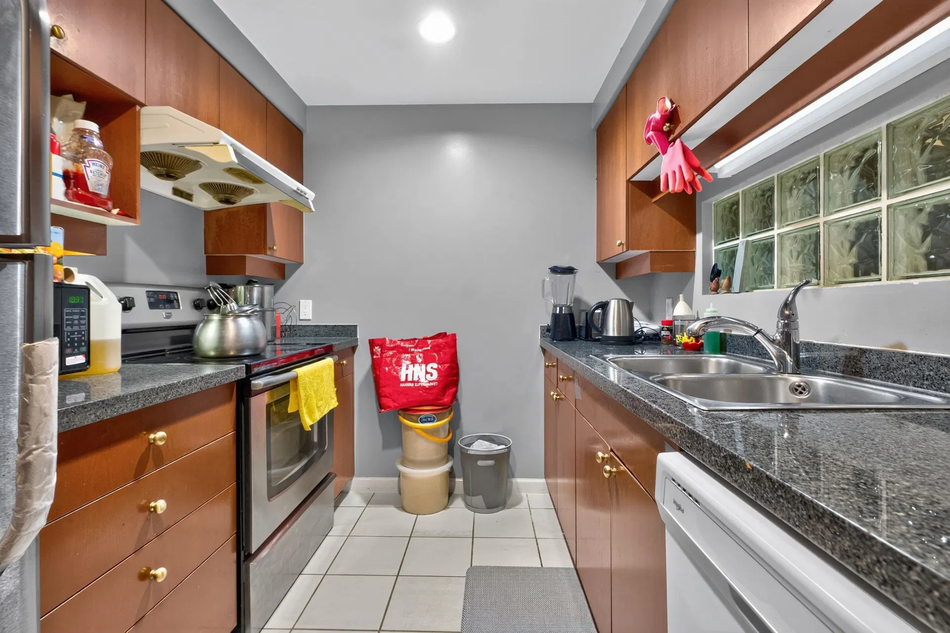 Photo 3 of 19 at TH108 – 1288 Marinaside Crescent