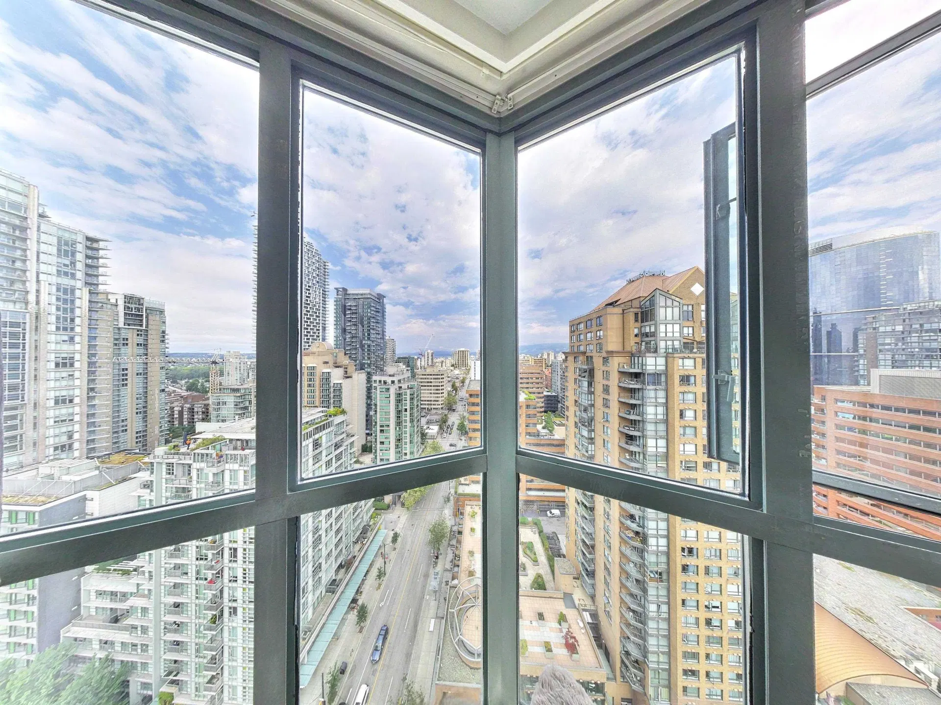 Photo 1 of 12 at #2501 – 1188 Howe Street