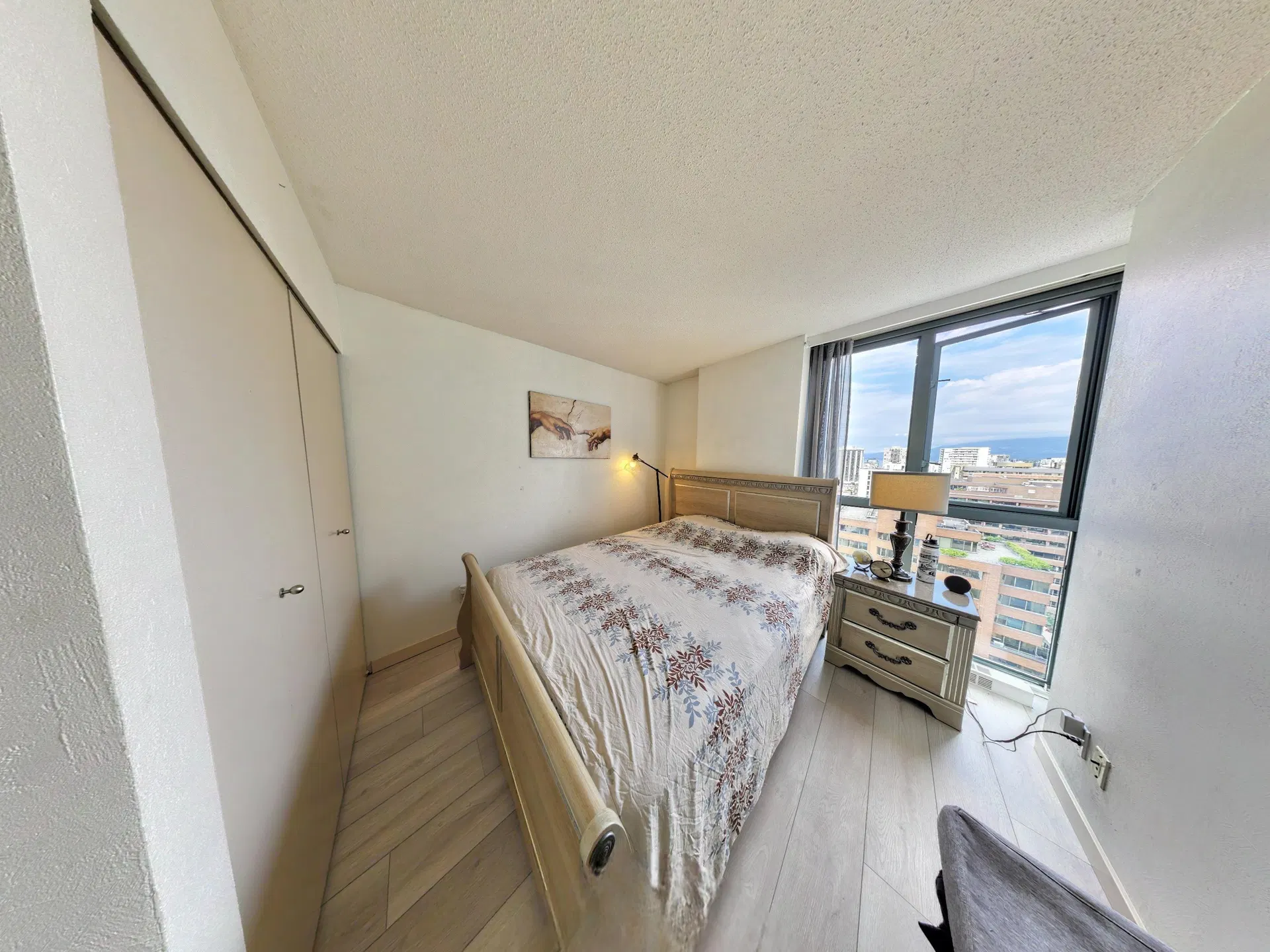 Photo 4 of 12 at #2501 – 1188 Howe Street