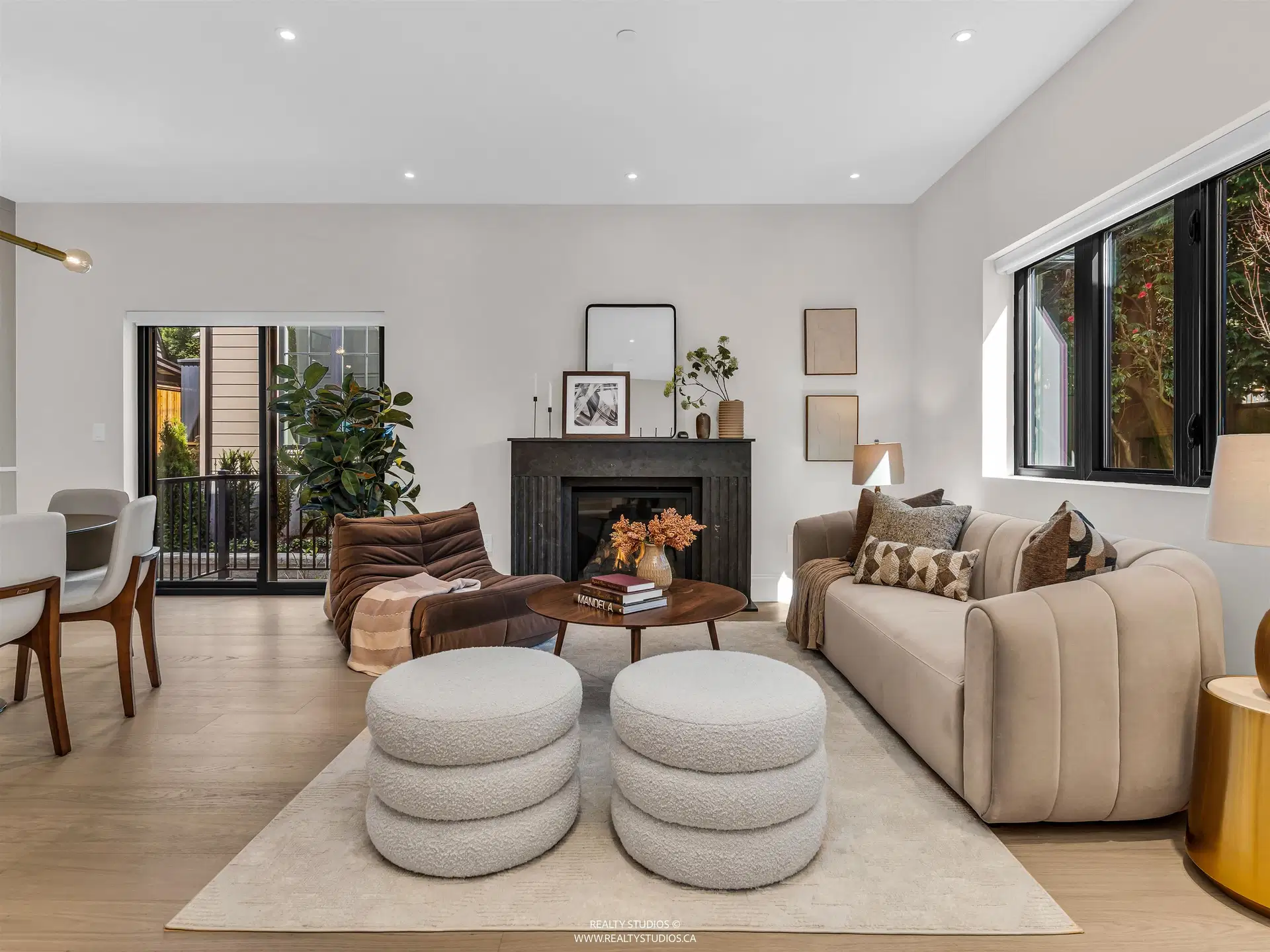 #2 – 4088 Maple Crescent