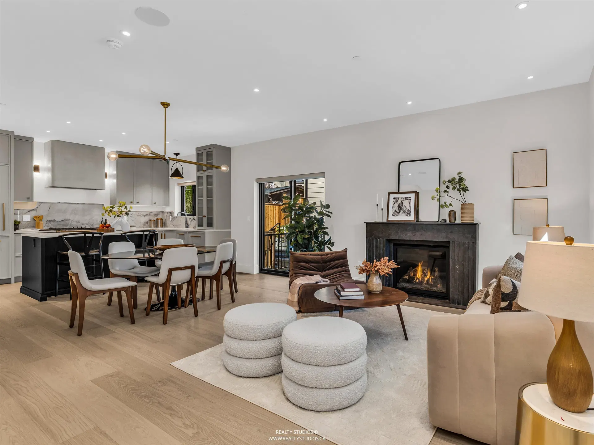 Photo 5 of 39 at #2 – 4088 Maple Crescent
