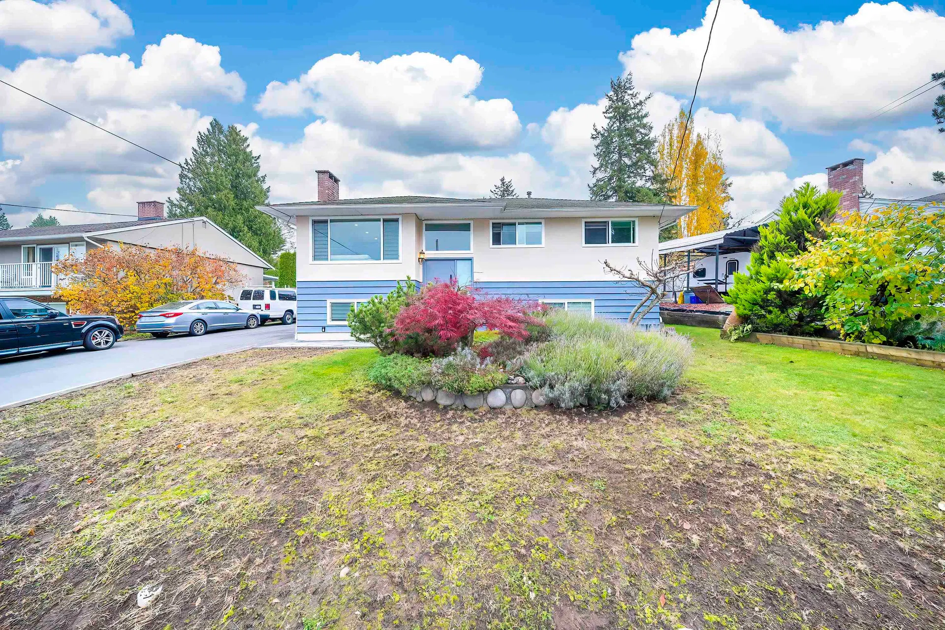 Photo 2 of 39 at 9476 Dawson Crescent