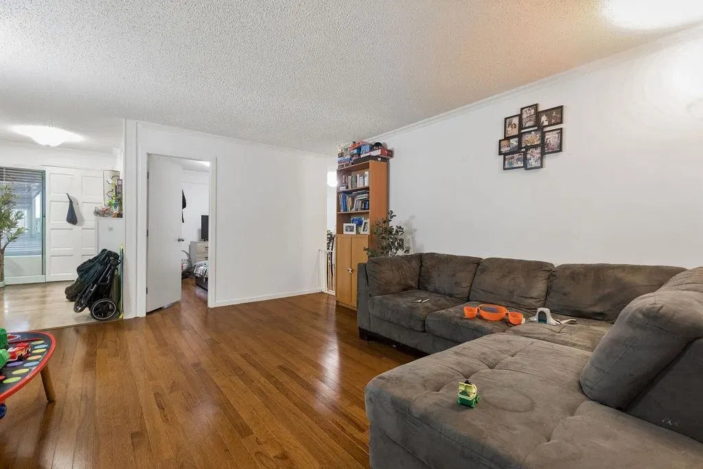 Photo 3 of 15 at #211 – 444 W 49th Avenue