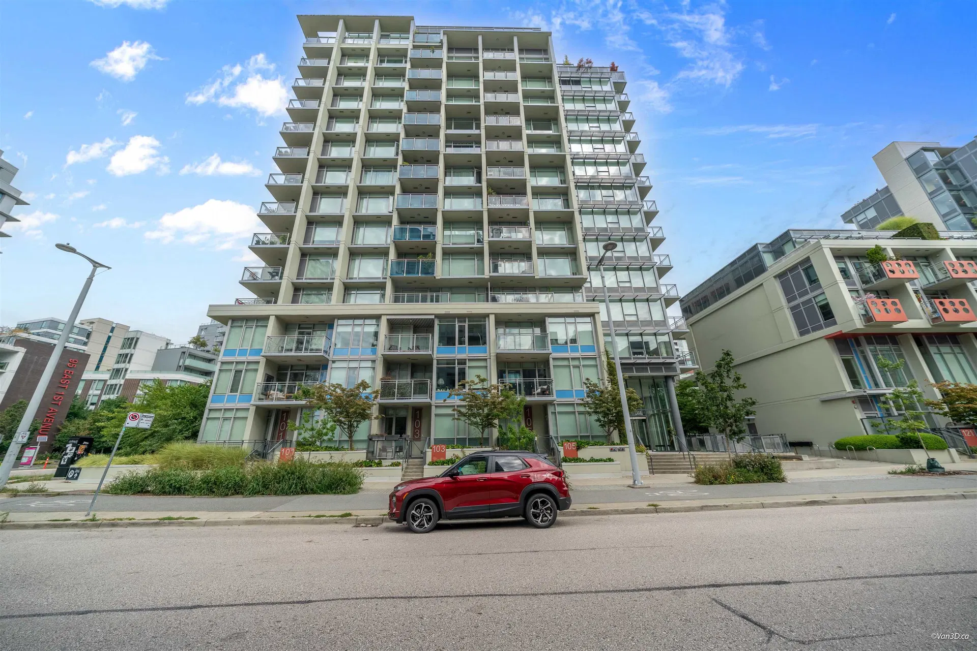 #905 – 111 1st Avenue