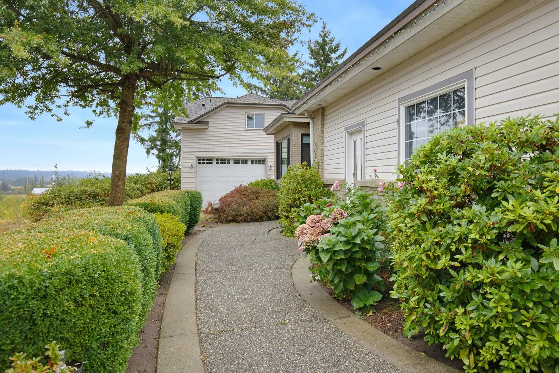 Photo 2 of 40 at 5226 222 Street