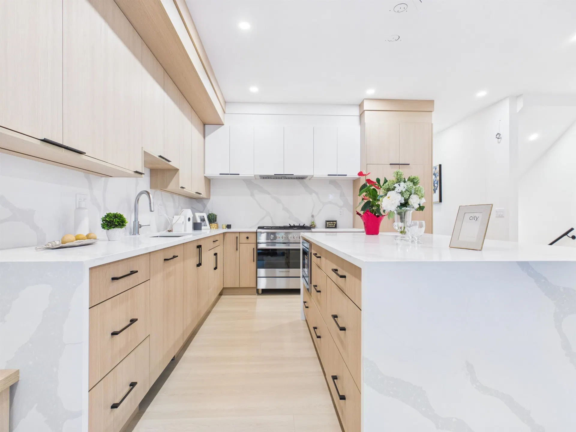 Photo 3 of 27 at #3 – 6118 Irmin Street