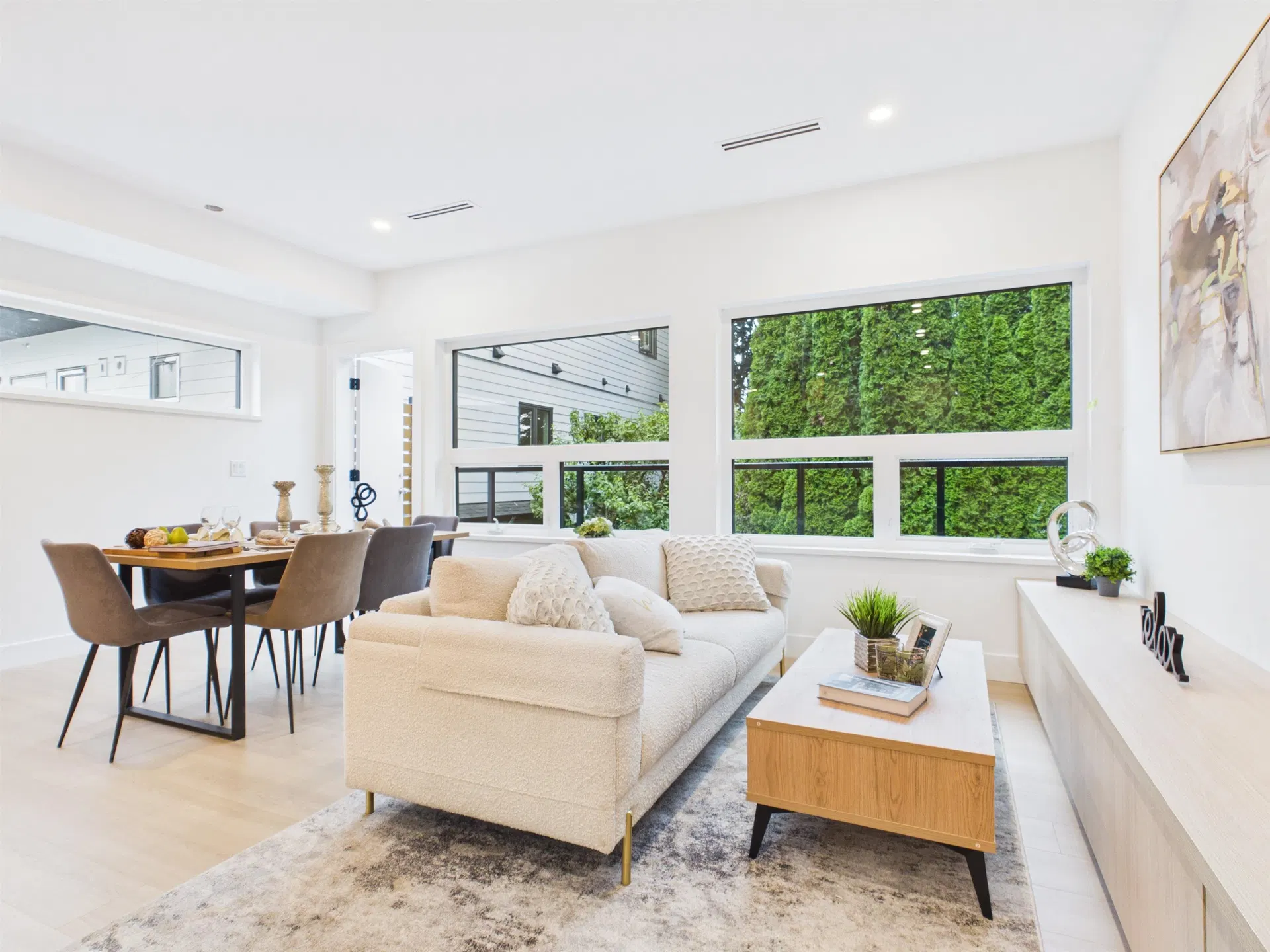 Photo 4 of 27 at #3 – 6118 Irmin Street