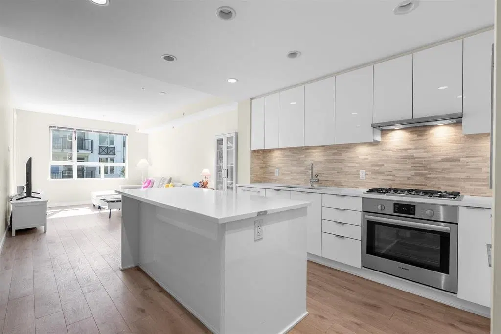 Photo 5 of 22 at #315 – 9233 Odlin Road