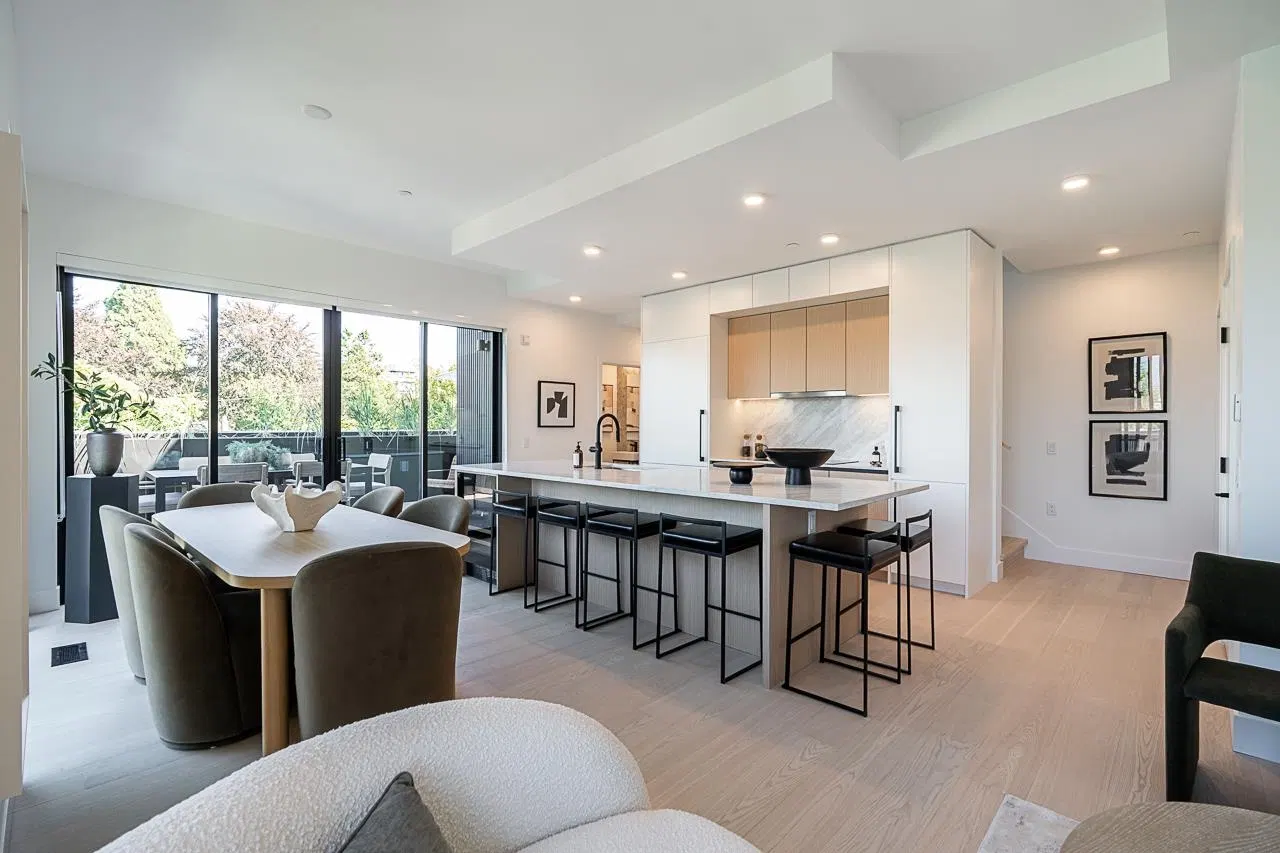 Photo 1 of 40 at #202 – 539 W 28th Avenue