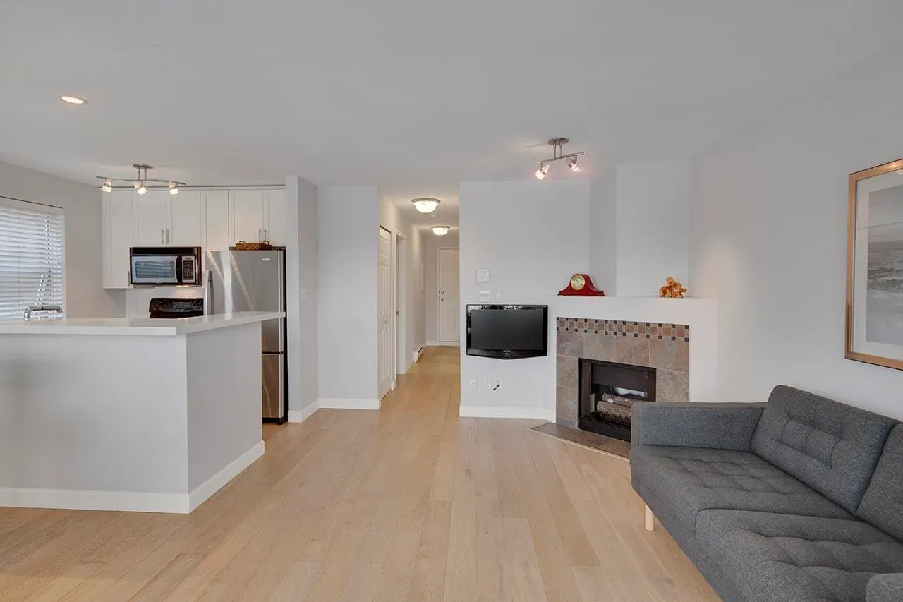 Photo 2 of 24 at #203 – 985 W 10th Avenue