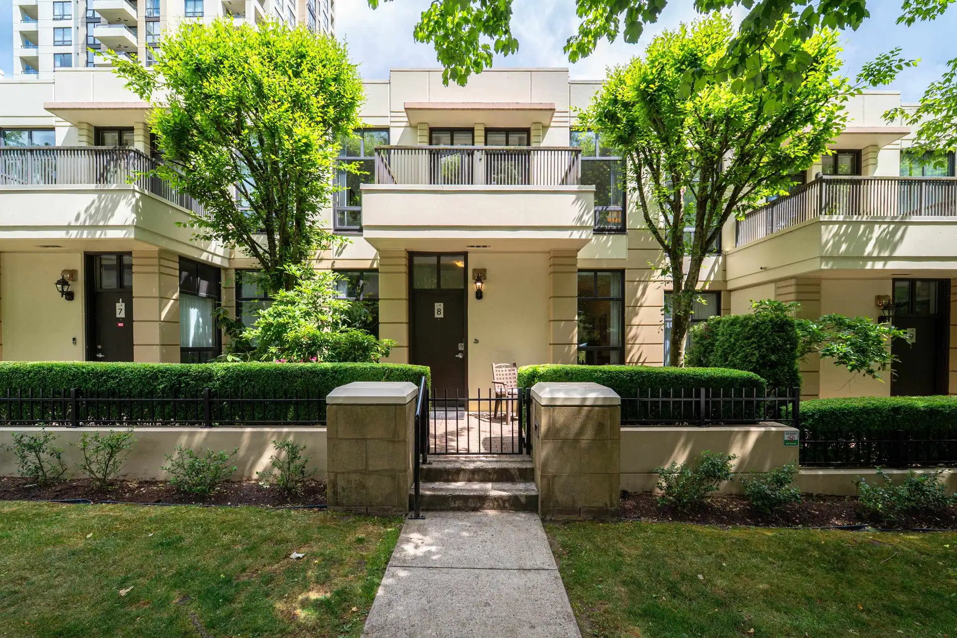 #8 – 4333 Central Boulevard