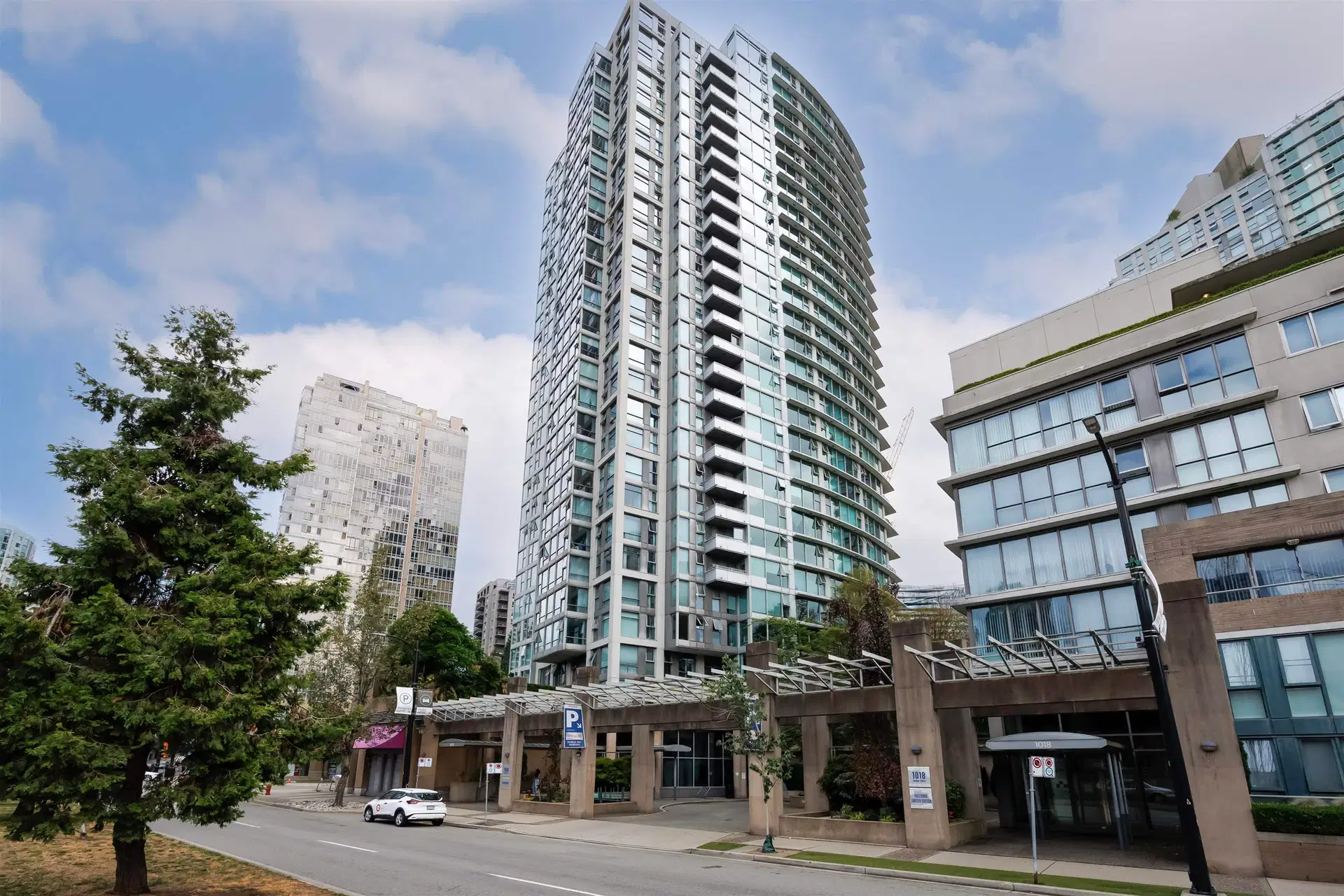 #902 – 1008 Cambie Street