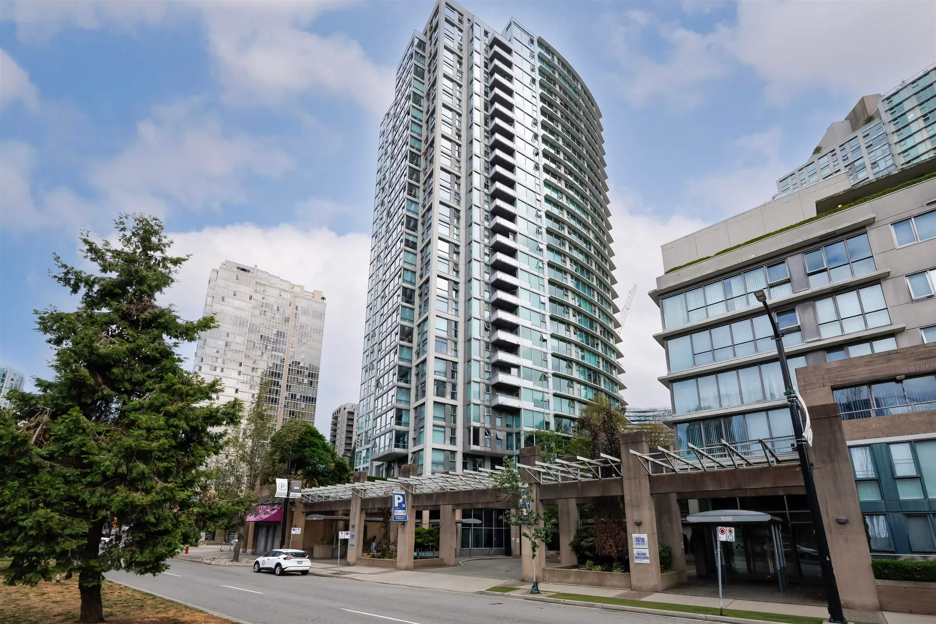Photo 1 of 18 at #902 – 1008 Cambie Street