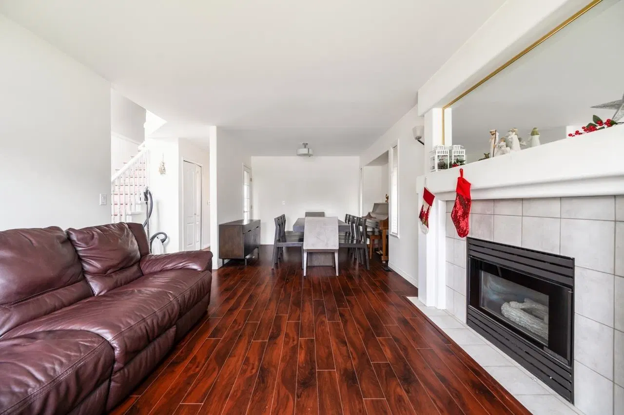 Photo 5 of 23 at 15476 110th Avenue