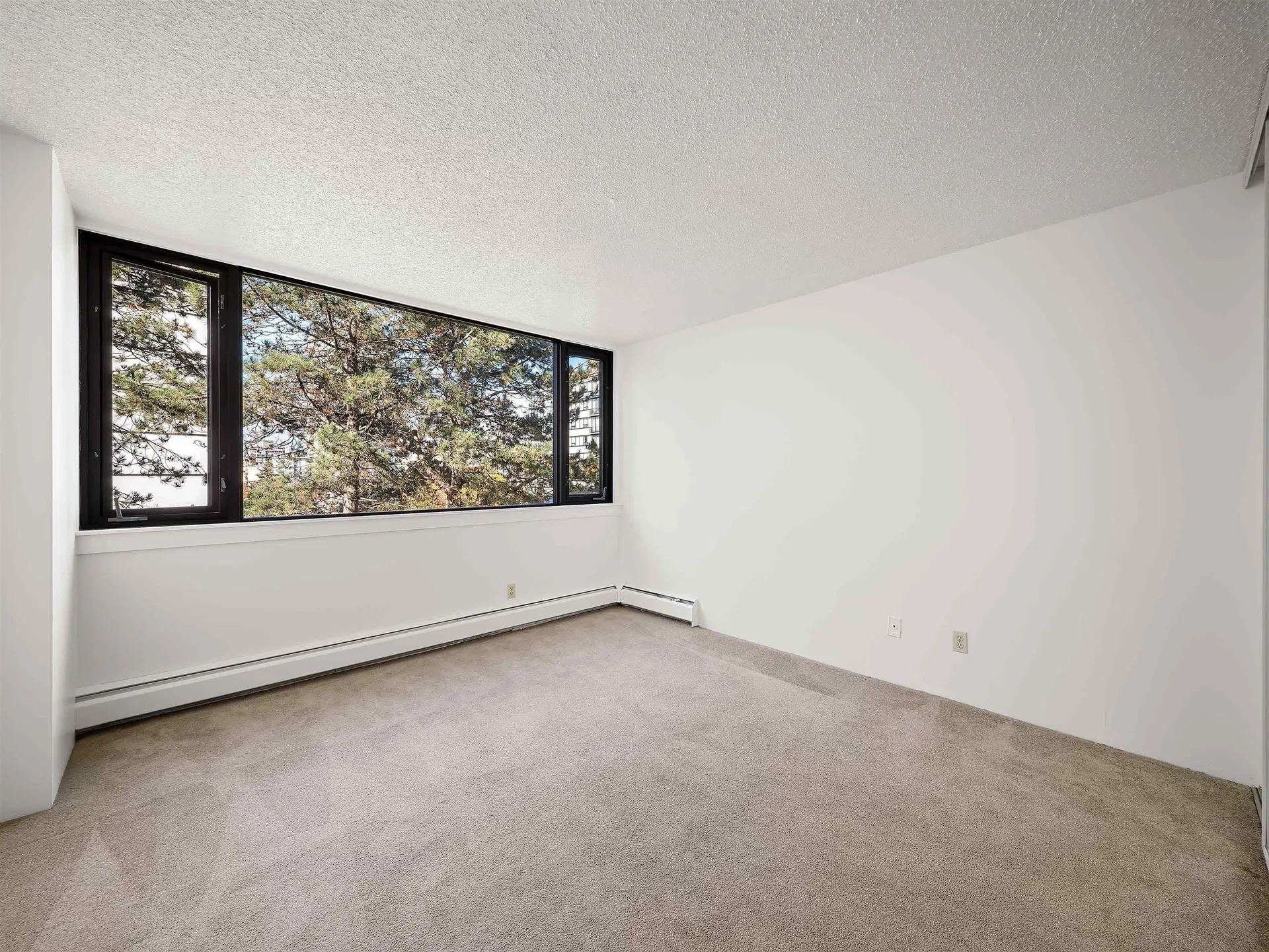 Photo 5 of 34 at #503-504 – 1725 Pendrell Street