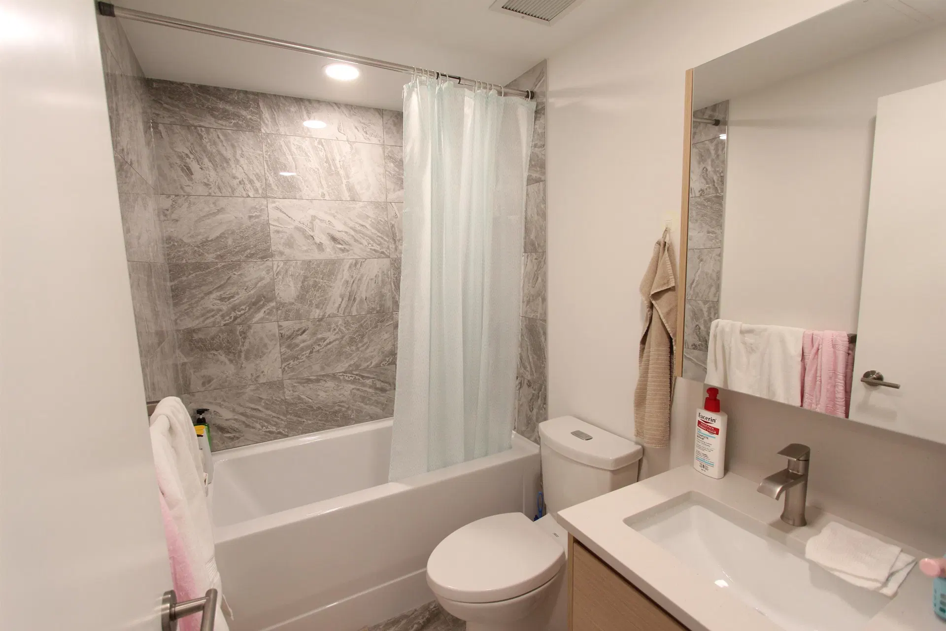 Photo 3 of 12 at #803 – 4433 Alaska Street