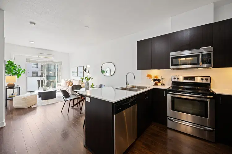 #416 – 20460 Douglas Crescent