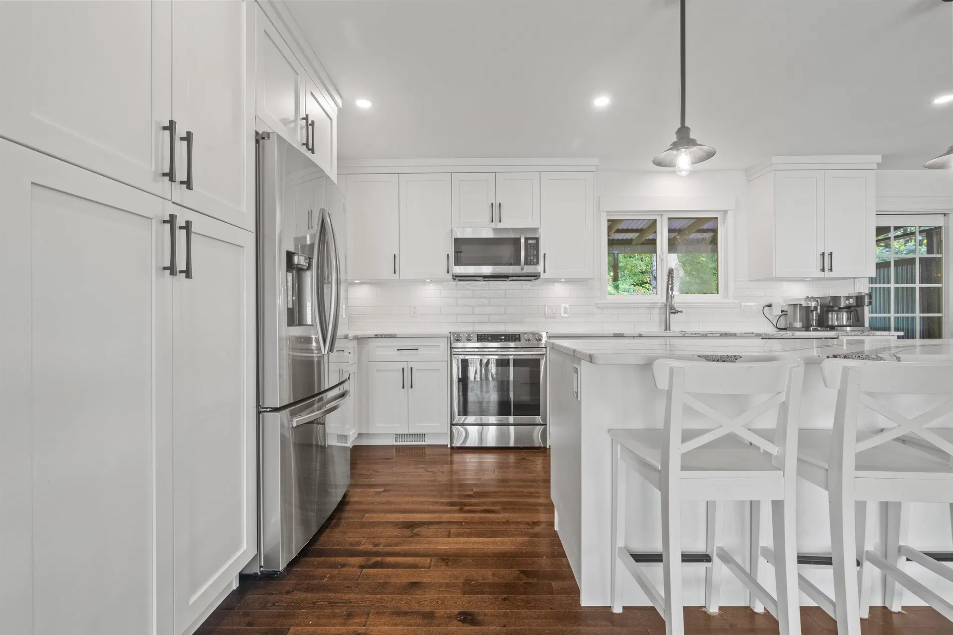 Photo 5 of 40 at 9650 Aberdeen Crescent