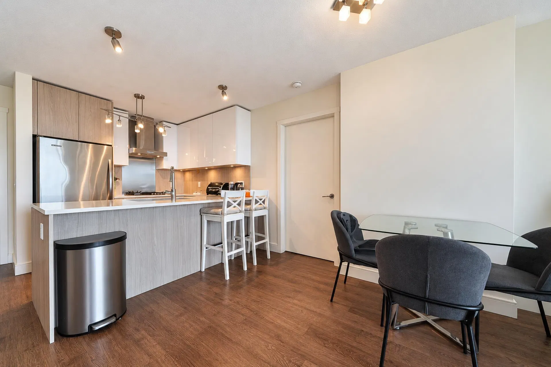 Photo 3 of 40 at #2602 – 3007 Glen Drive