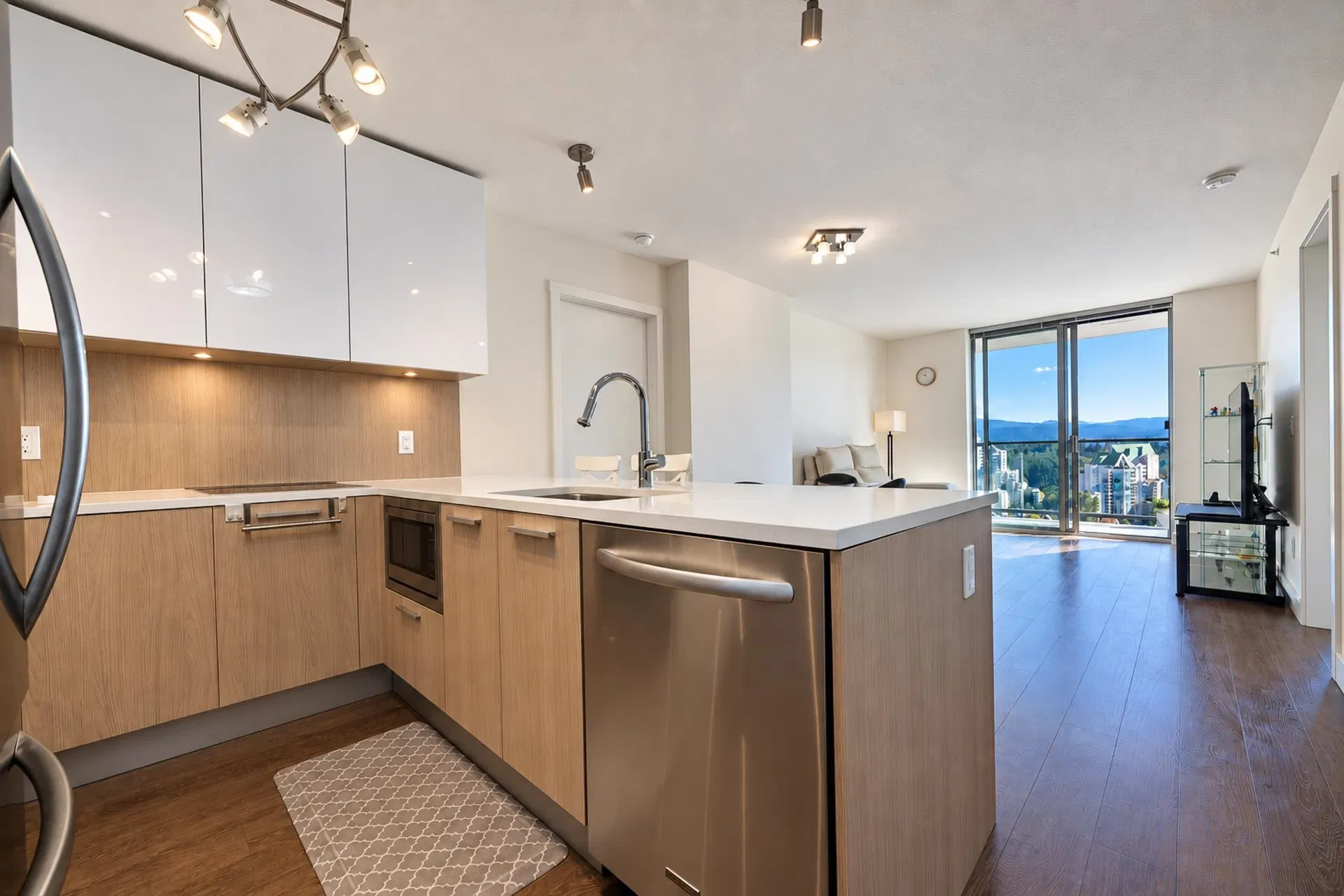 Photo 5 of 40 at #2602 – 3007 Glen Drive