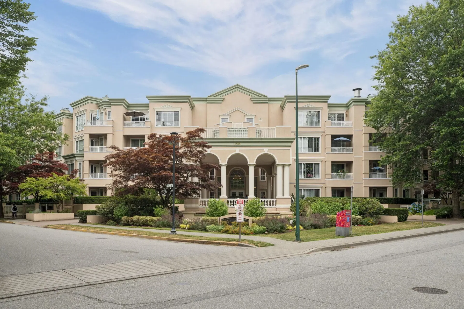 Photo 2 of 36 at #418 – 2995 Princess Crescent