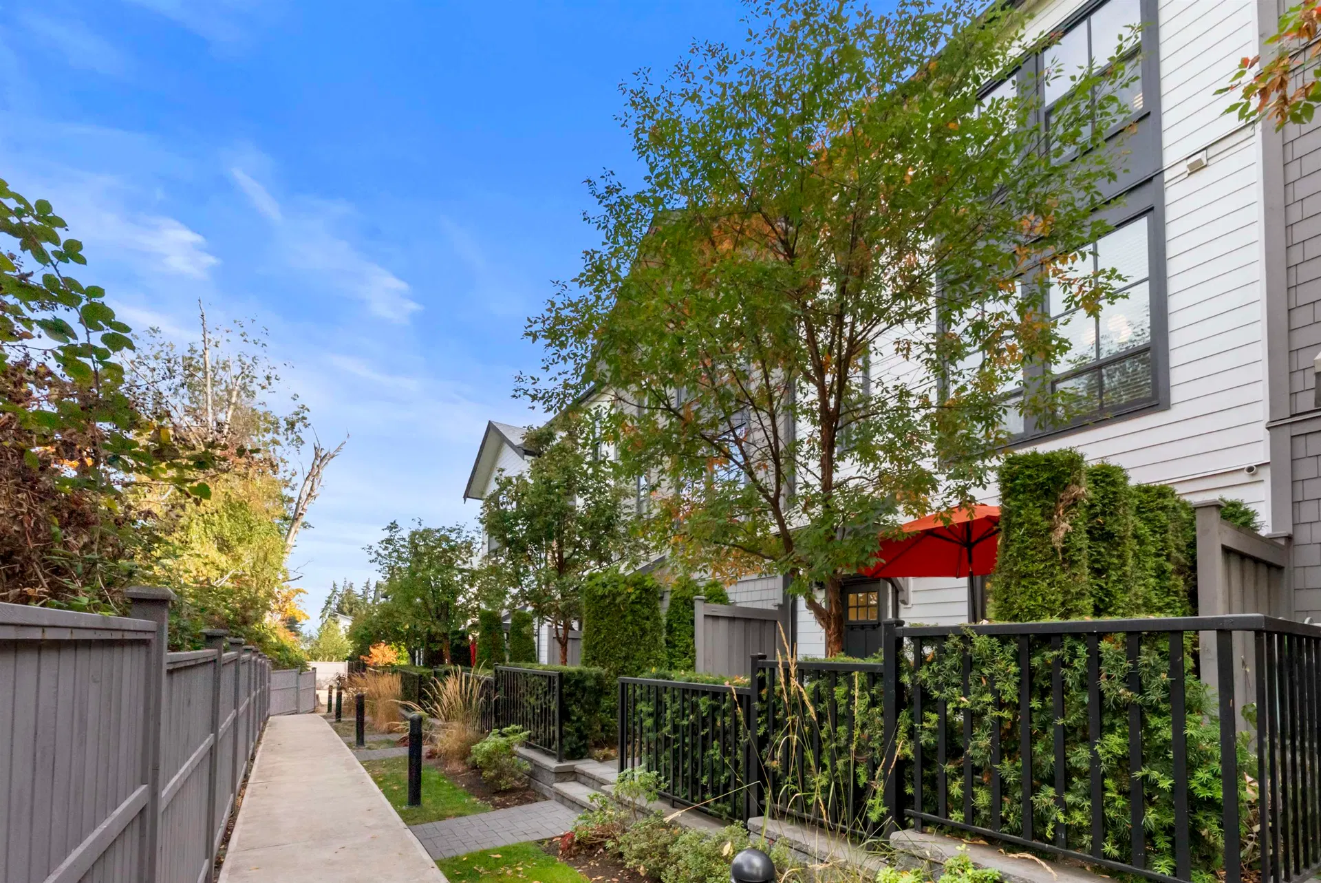 Photo 5 of 40 at #4 – 16570 24a Avenue