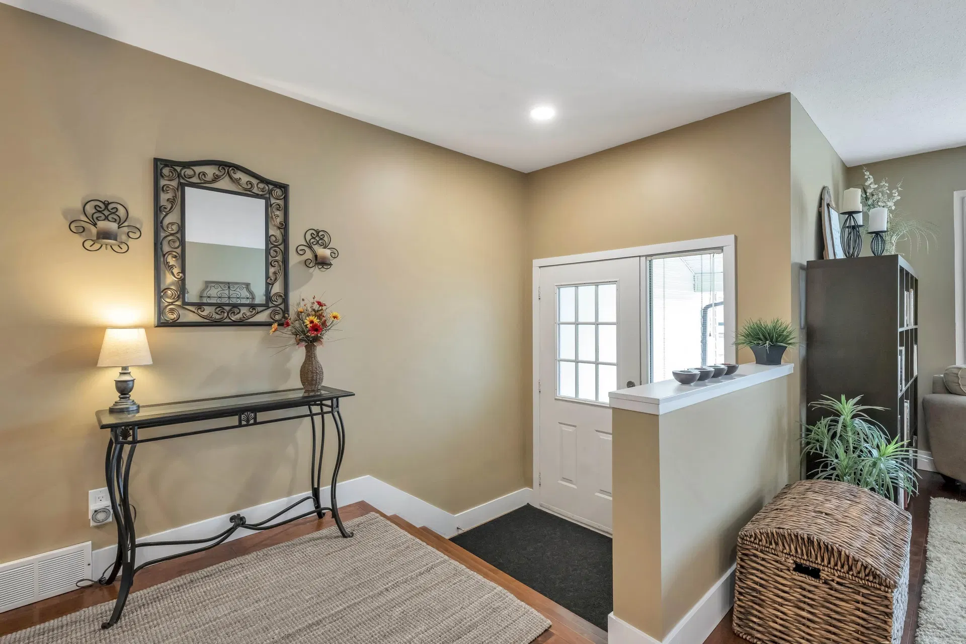 Photo 5 of 40 at 2924 Glenshiel Drive