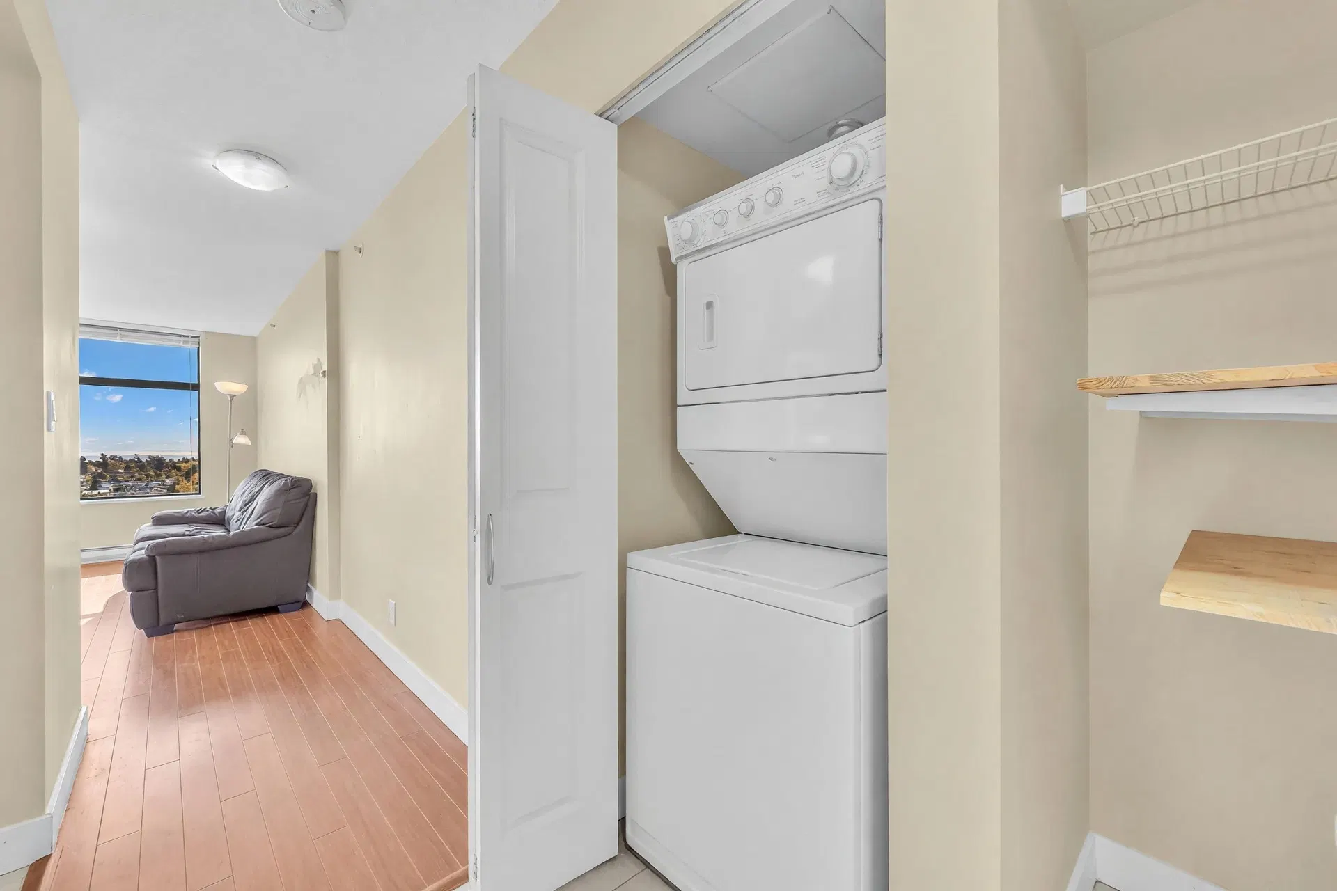Photo 5 of 31 at #2702 – 5380 Oben Street