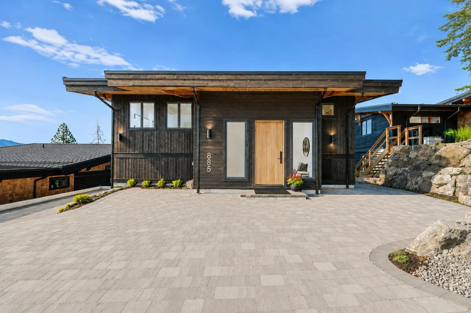 885 Rivendell Drive